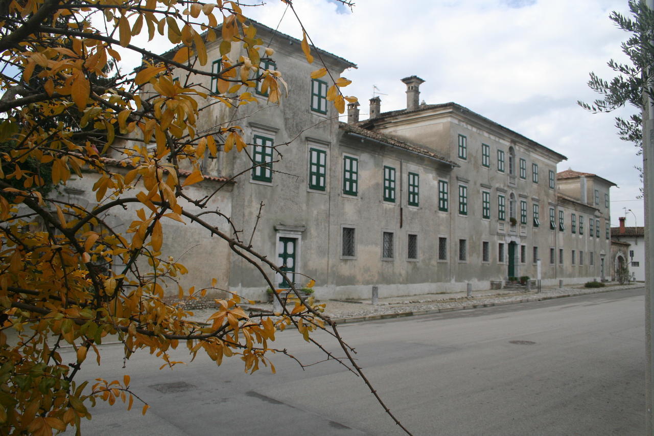 Borgo Palazzo Steffaneo Bed & Breakfast San Vito al Torre Exterior photo
