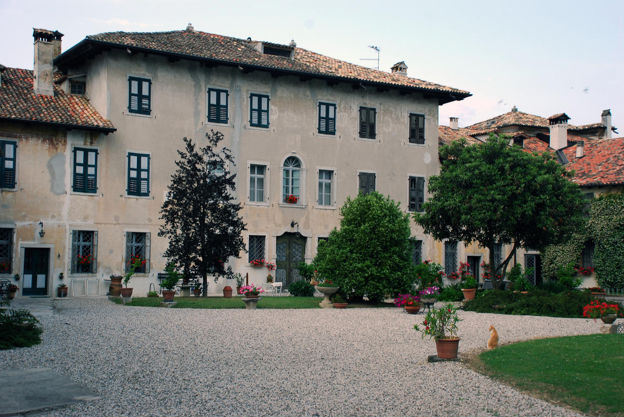 Borgo Palazzo Steffaneo Bed & Breakfast San Vito al Torre Exterior photo