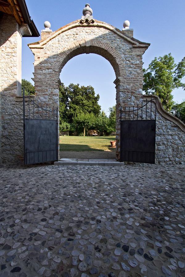 Borgo Palazzo Steffaneo Bed & Breakfast San Vito al Torre Exterior photo